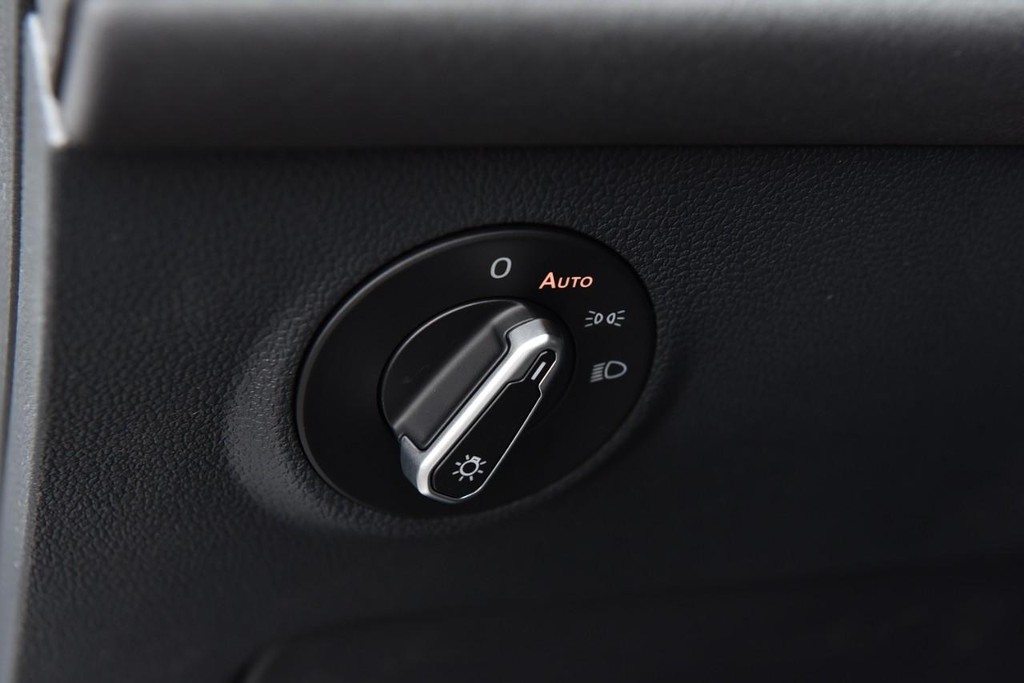 Volkswagen Taos Vehicle Full-screen Gallery Image 10