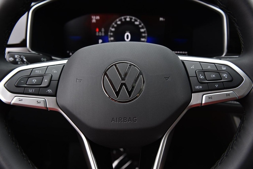 Volkswagen Taos Vehicle Full-screen Gallery Image 17
