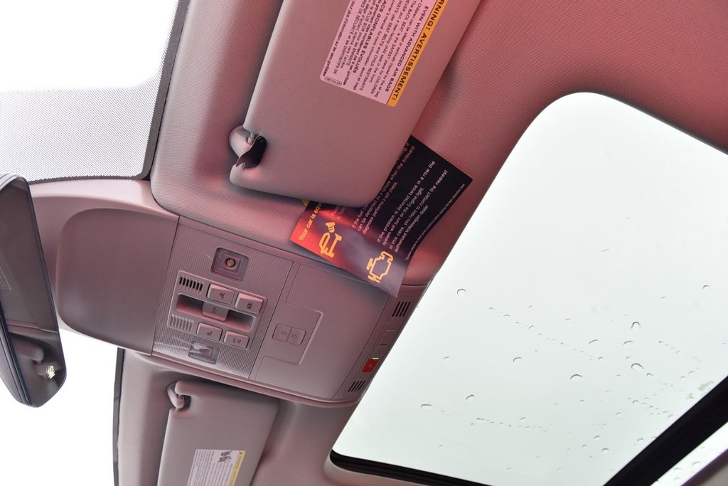 Volkswagen Taos Vehicle Full-screen Gallery Image 20