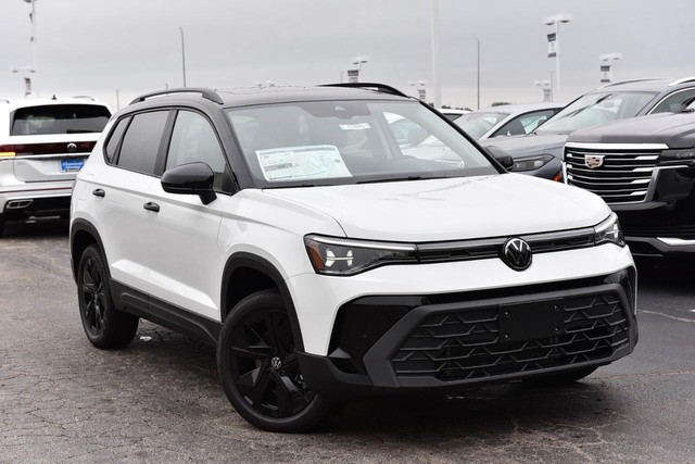 Volkswagen Taos Vehicle Image 02