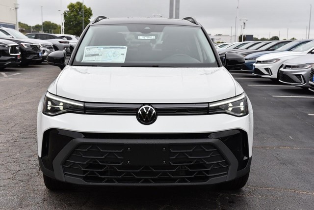 Volkswagen Taos Vehicle Image 04