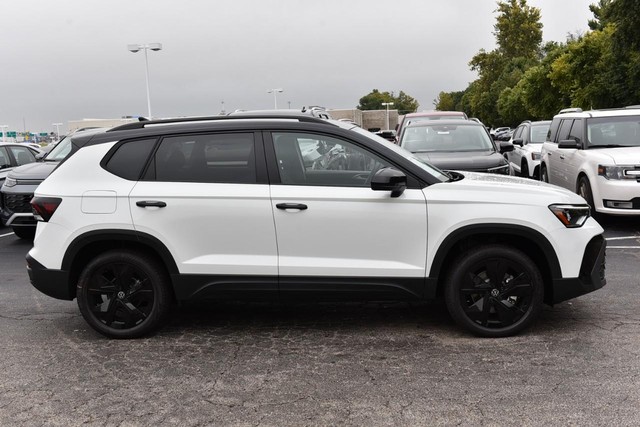 Volkswagen Taos Vehicle Image 05