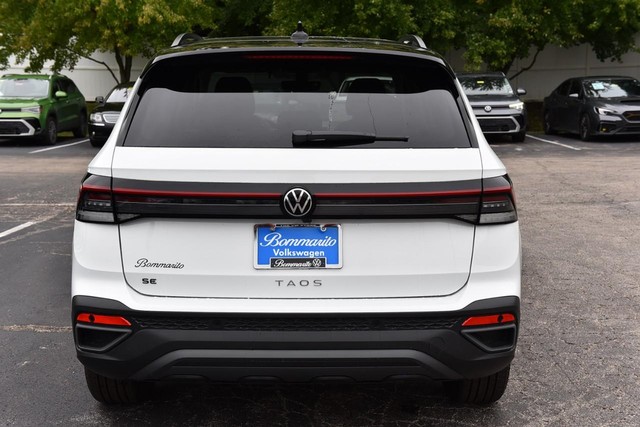 Volkswagen Taos Vehicle Image 06