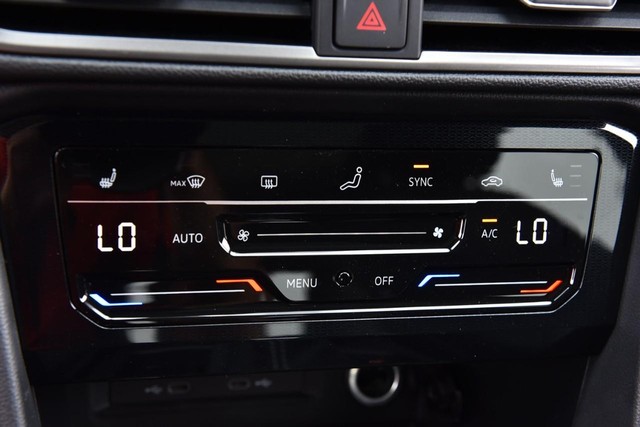 Volkswagen Taos Vehicle Image 14