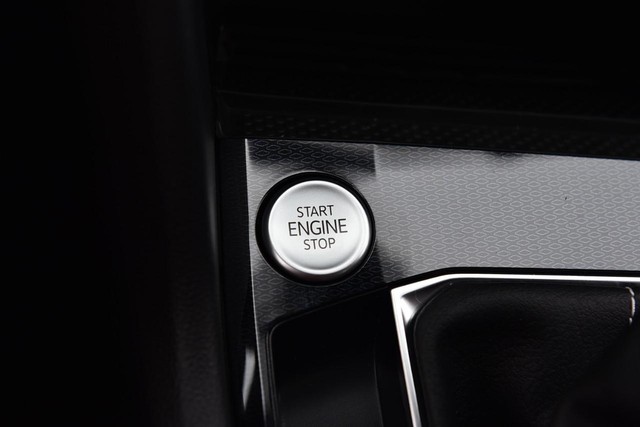 Volkswagen Taos Vehicle Image 16