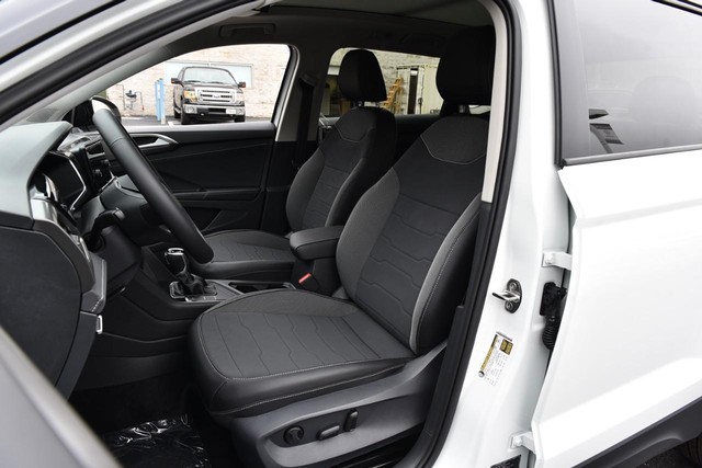Volkswagen Taos Vehicle Image 18
