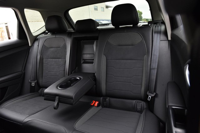 Volkswagen Taos Vehicle Image 21