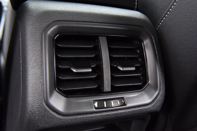 Volkswagen Taos Vehicle Image 22