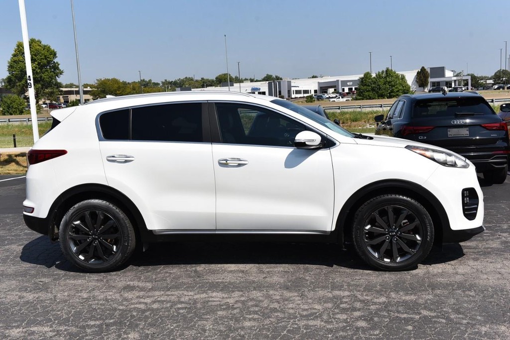 Kia Sportage Vehicle Full-screen Gallery Image 5