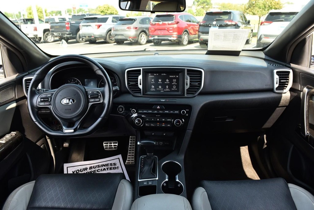 Kia Sportage Vehicle Full-screen Gallery Image 7