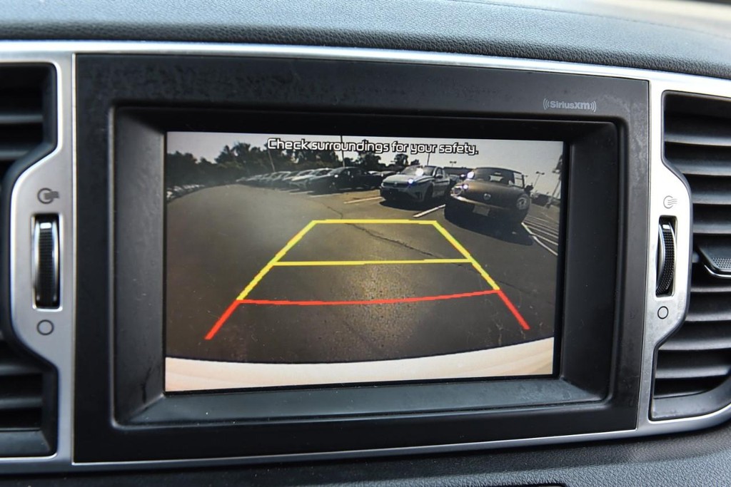 Kia Sportage Vehicle Full-screen Gallery Image 12