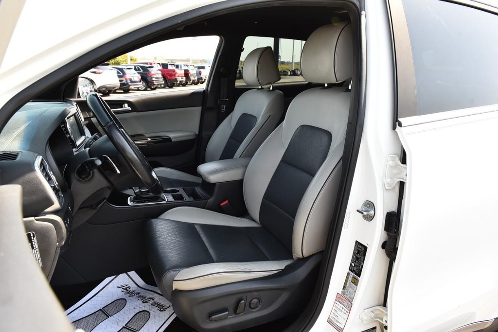 Kia Sportage Vehicle Full-screen Gallery Image 19
