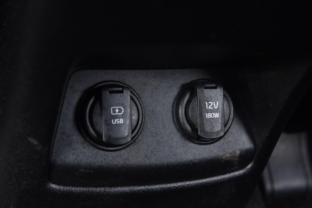Kia Sportage Vehicle Full-screen Gallery Image 23