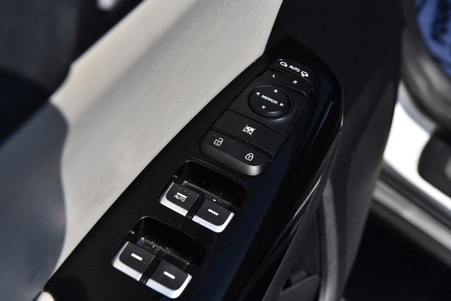 Kia Sportage Vehicle Image 08