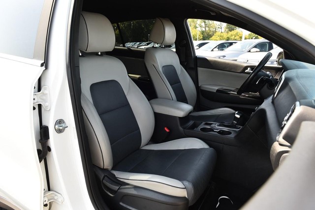 Kia Sportage Vehicle Image 20