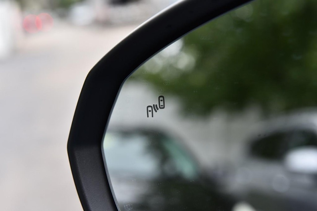 Volkswagen Taos Vehicle Full-screen Gallery Image 9