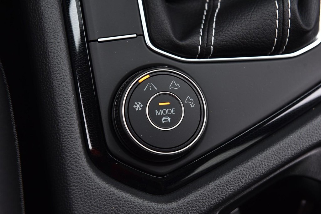 Volkswagen Taos Vehicle Full-screen Gallery Image 17