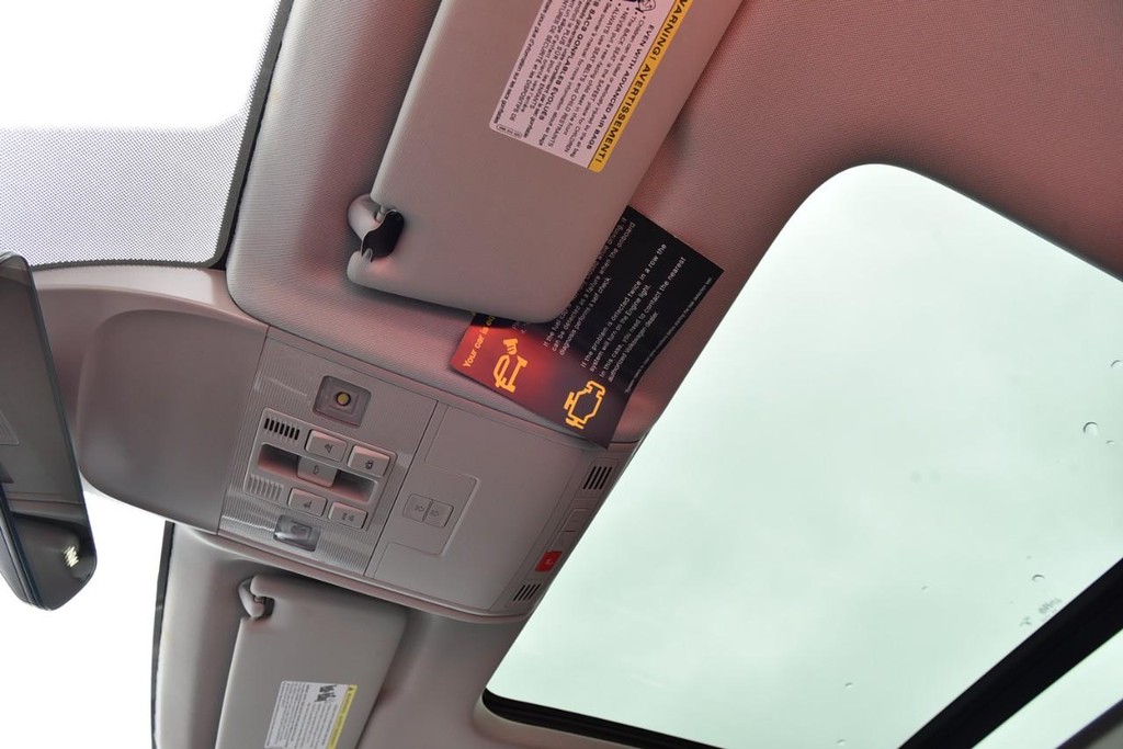 Volkswagen Taos Vehicle Full-screen Gallery Image 21
