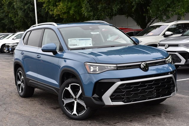 Volkswagen Taos Vehicle Image 02