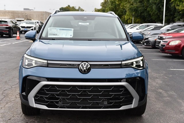Volkswagen Taos Vehicle Image 04