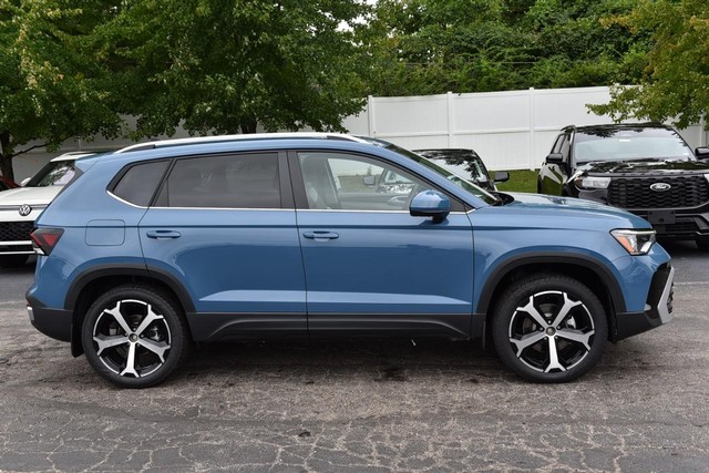 Volkswagen Taos Vehicle Image 05