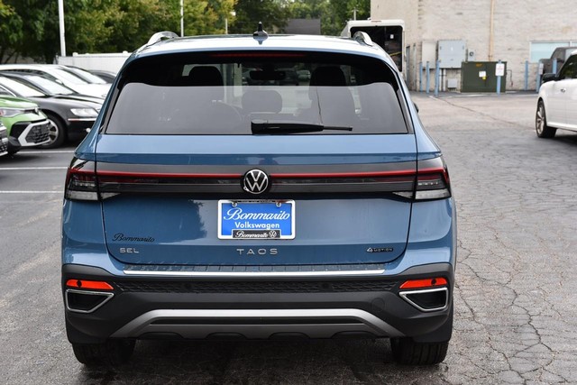 Volkswagen Taos Vehicle Image 06