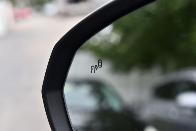 Volkswagen Taos Vehicle Image 09