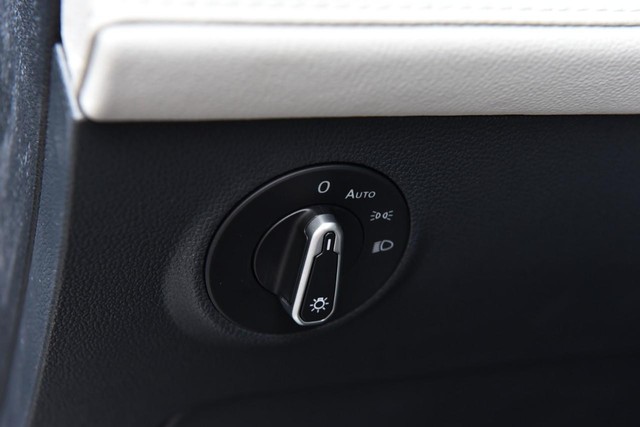Volkswagen Taos Vehicle Image 10