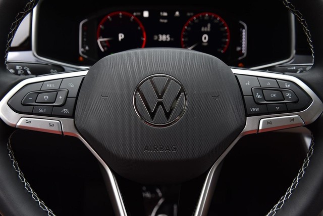 Volkswagen Taos Vehicle Image 18
