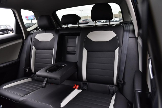 Volkswagen Taos Vehicle Image 22