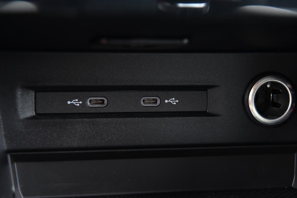Volkswagen Taos Vehicle Full-screen Gallery Image 15