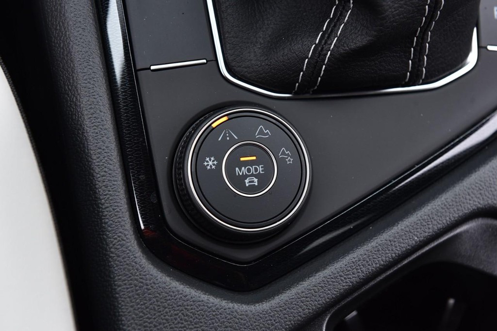 Volkswagen Taos Vehicle Full-screen Gallery Image 17