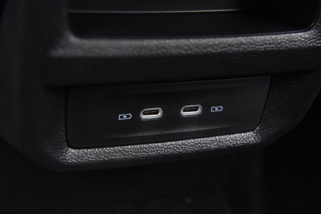 Volkswagen Taos Vehicle Full-screen Gallery Image 23