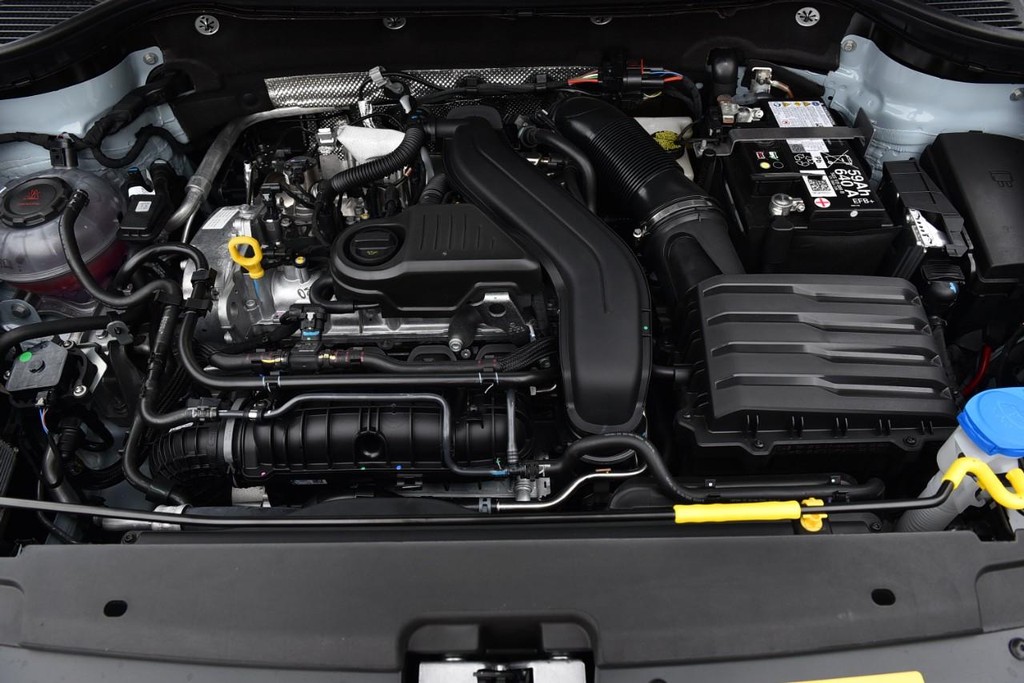Volkswagen Taos Vehicle Full-screen Gallery Image 25
