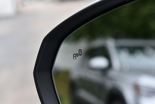 Volkswagen Taos Vehicle Image 09