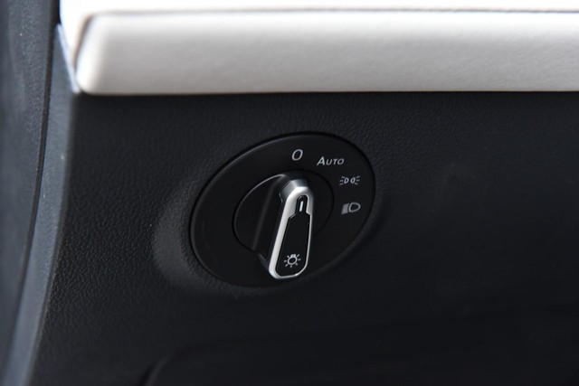 Volkswagen Taos Vehicle Image 10