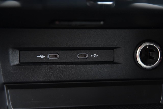 Volkswagen Taos Vehicle Image 15
