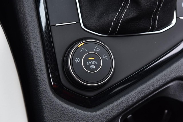Volkswagen Taos Vehicle Image 17