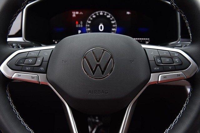 Volkswagen Taos Vehicle Image 18