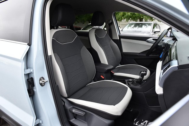 Volkswagen Taos Vehicle Image 20