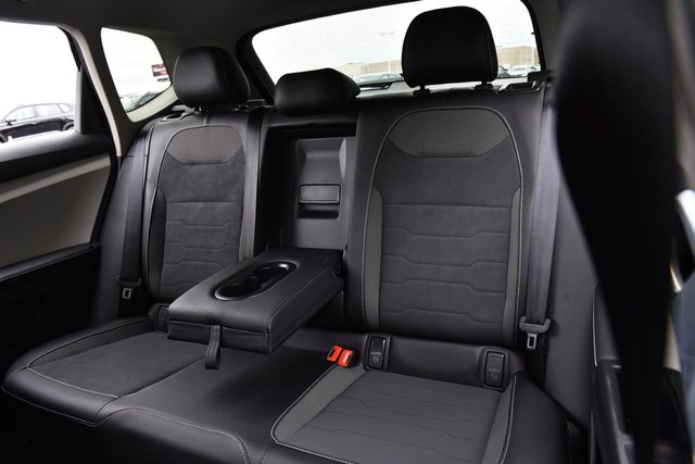Volkswagen Taos Vehicle Image 21