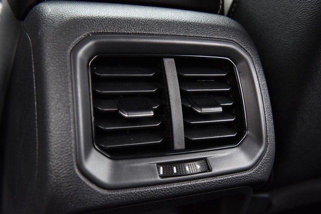 Volkswagen Taos Vehicle Image 22