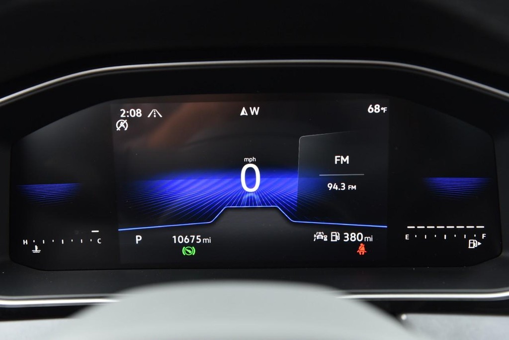 Volkswagen Jetta Vehicle Full-screen Gallery Image 12