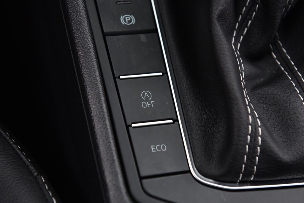 Volkswagen Jetta Vehicle Full-screen Gallery Image 18