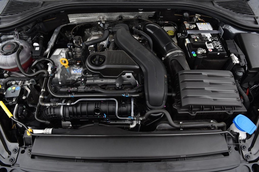 Volkswagen Jetta Vehicle Full-screen Gallery Image 25
