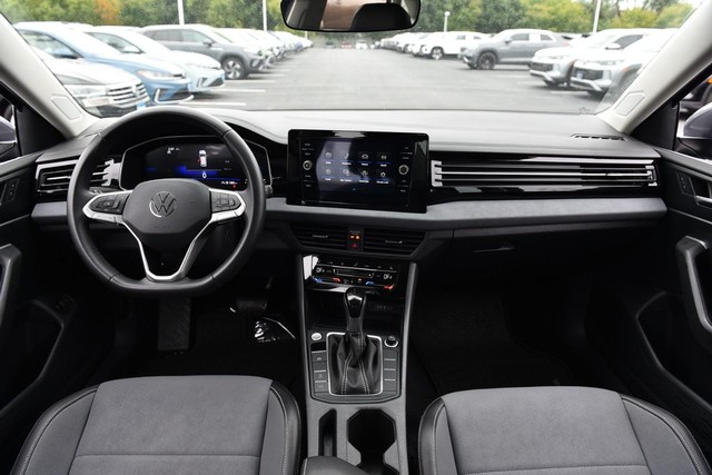 Volkswagen Jetta Vehicle Image 07