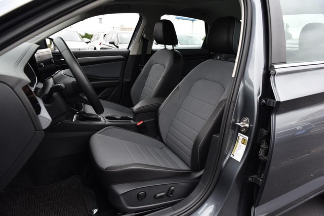 Volkswagen Jetta Vehicle Image 20