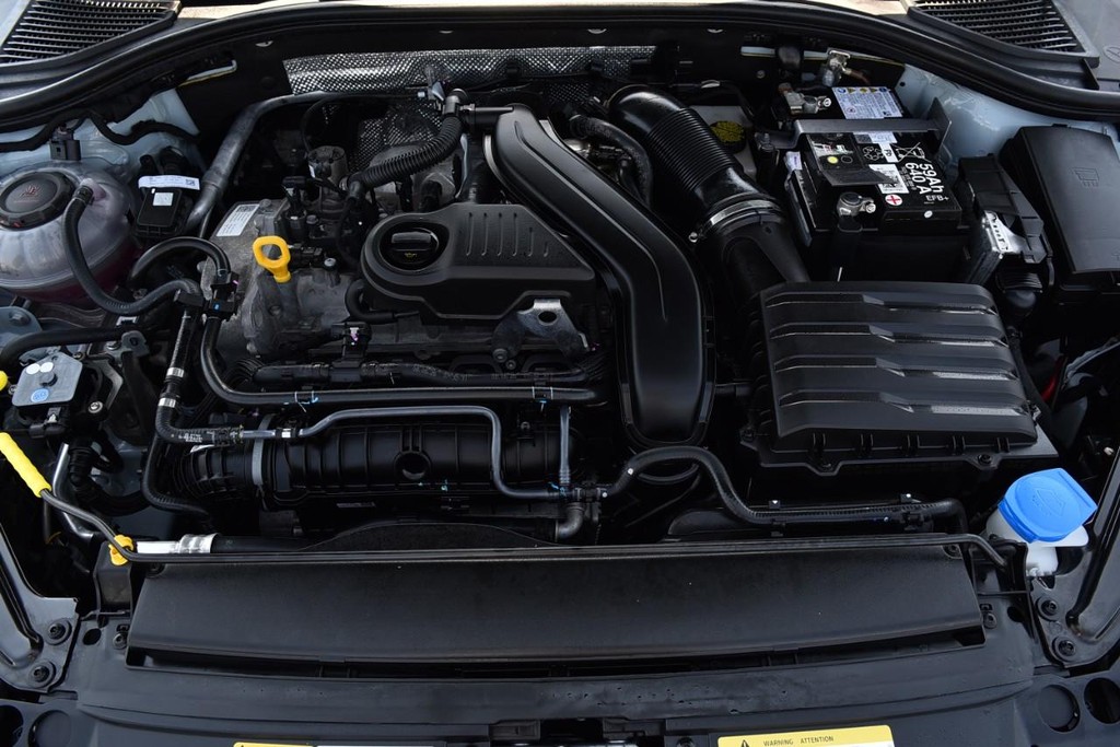 Volkswagen Jetta Vehicle Full-screen Gallery Image 25