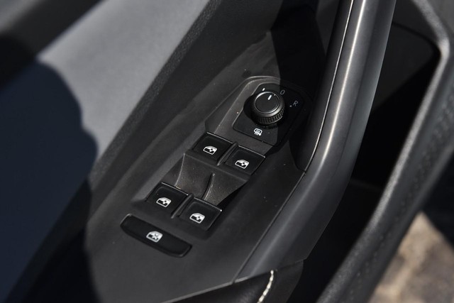 Volkswagen Jetta Vehicle Image 08