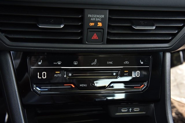 Volkswagen Jetta Vehicle Image 15